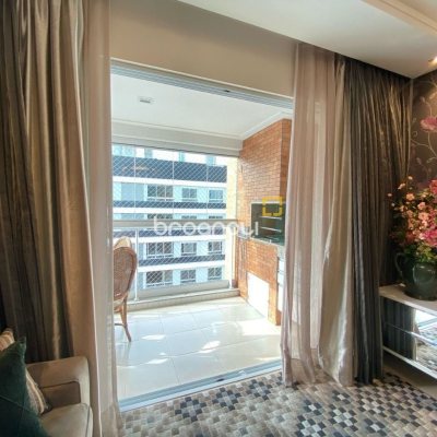 Apartamento com 109m², 3 quartos (sendo 1 suíte), 2 garagens, no bairro Estreito em Florianópolis