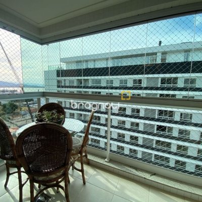 Apartamento com 109m², 3 quartos (sendo 1 suíte), 2 garagens, no bairro Estreito em Florianópolis