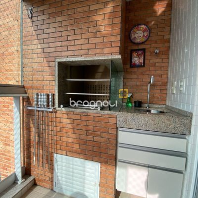 Apartamento com 109m², 3 quartos (sendo 1 suíte), 2 garagens, no bairro Estreito em Florianópolis