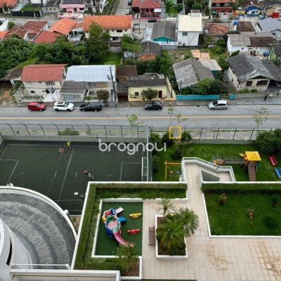 Apartamento com 109m², 3 quartos (sendo 1 suíte), 2 garagens, no bairro Estreito em Florianópolis