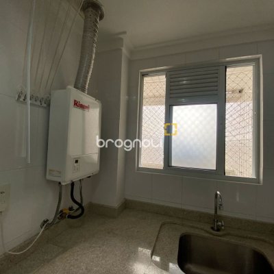 Apartamento com 109m², 3 quartos (sendo 1 suíte), 2 garagens, no bairro Estreito em Florianópolis