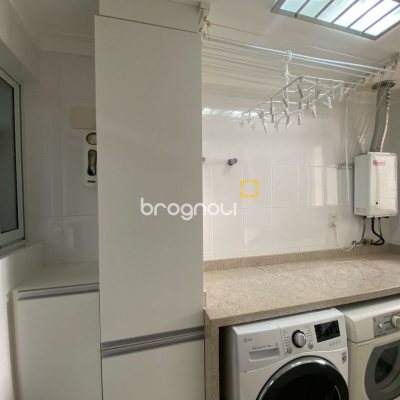 Apartamento com 109m², 3 quartos (sendo 1 suíte), 2 garagens, no bairro Estreito em Florianópolis