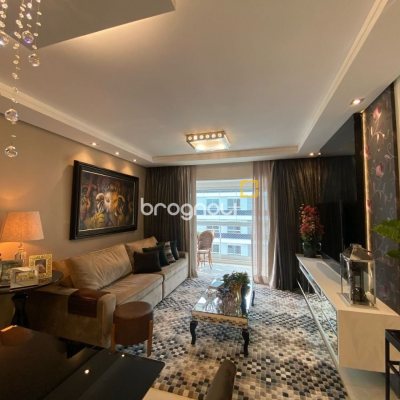 Apartamento com 109m², 3 quartos (sendo 1 suíte), 2 garagens, no bairro Estreito em Florianópolis