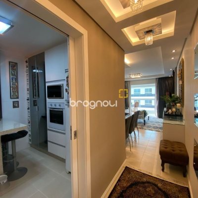 Apartamento com 109m², 3 quartos (sendo 1 suíte), 2 garagens, no bairro Estreito em Florianópolis