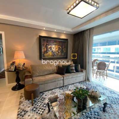 Apartamento com 109m², 3 quartos (sendo 1 suíte), 2 garagens, no bairro Estreito em Florianópolis