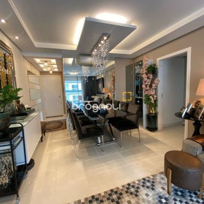 Apartamento com 109m², 3 quartos (sendo 1 suíte), 2 garagens, no bairro Estreito em Florianópolis