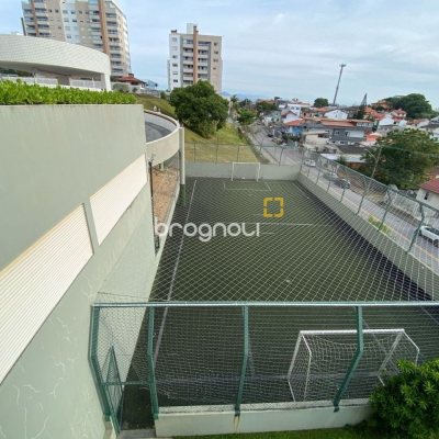 Apartamento com 109m², 3 quartos (sendo 1 suíte), 2 garagens, no bairro Estreito em Florianópolis