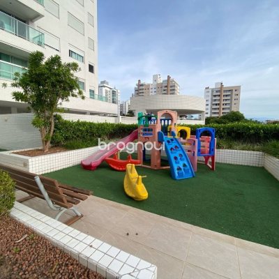 Apartamento com 109m², 3 quartos (sendo 1 suíte), 2 garagens, no bairro Estreito em Florianópolis
