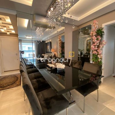 Apartamento com 109m², 3 quartos (sendo 1 suíte), 2 garagens, no bairro Estreito em Florianópolis