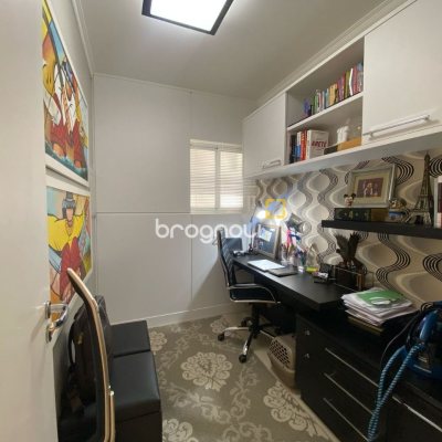 Apartamento com 109m², 3 quartos (sendo 1 suíte), 2 garagens, no bairro Estreito em Florianópolis