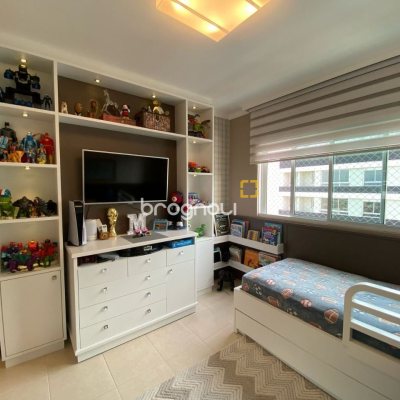 Apartamento com 109m², 3 quartos (sendo 1 suíte), 2 garagens, no bairro Estreito em Florianópolis
