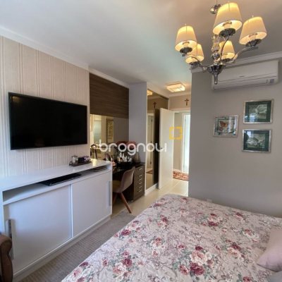 Apartamento com 109m², 3 quartos (sendo 1 suíte), 2 garagens, no bairro Estreito em Florianópolis