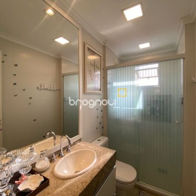 Apartamento com 109m², 3 quartos (sendo 1 suíte), 2 garagens, no bairro Estreito em Florianópolis