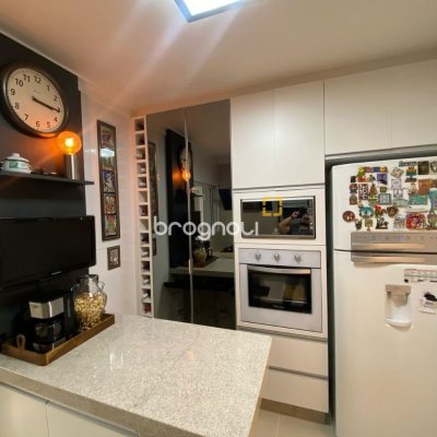 Apartamento com 109m², 3 quartos (sendo 1 suíte), 2 garagens, no bairro Estreito em Florianópolis