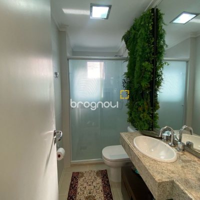 Apartamento com 109m², 3 quartos (sendo 1 suíte), 2 garagens, no bairro Estreito em Florianópolis