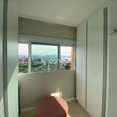 Apartamento com 109m², 3 quartos (sendo 1 suíte), 2 garagens, no bairro Estreito em Florianópolis