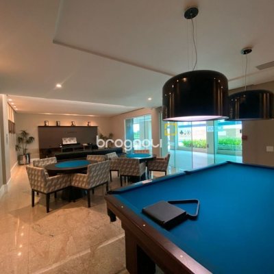 Apartamento com 109m², 3 quartos (sendo 1 suíte), 2 garagens, no bairro Estreito em Florianópolis