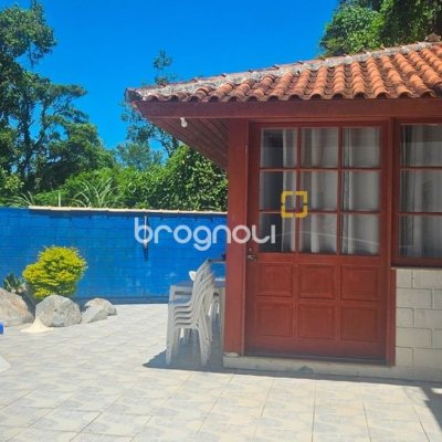 Apartamento com 69m², 3 quartos (sendo 1 suíte), 1 garagem, no bairro Canasvieiras em Florianópolis