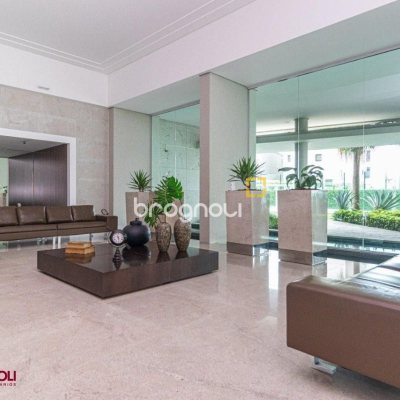 Apartamento com 112m², 2 quartos (sendo 2 suítes), 2 garagens, no bairro Centro em Florianópolis