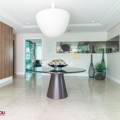 Apartamento com 112m², 2 quartos (sendo 2 suítes), 2 garagens, no bairro Centro em Florianópolis