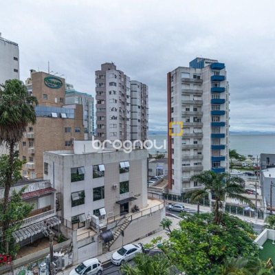Apartamento com 112m², 2 quartos (sendo 2 suítes), 2 garagens, no bairro Centro em Florianópolis