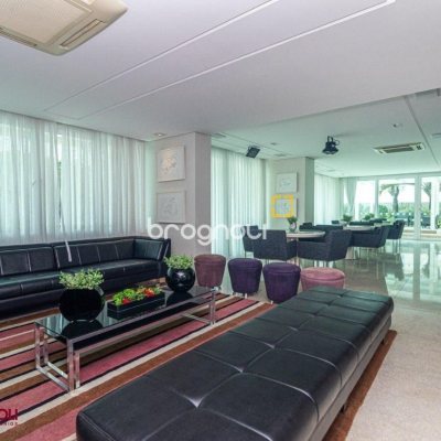 Apartamento com 112m², 2 quartos (sendo 2 suítes), 2 garagens, no bairro Centro em Florianópolis