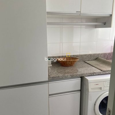 Apartamento com 112m², 2 quartos (sendo 2 suítes), 2 garagens, no bairro Centro em Florianópolis