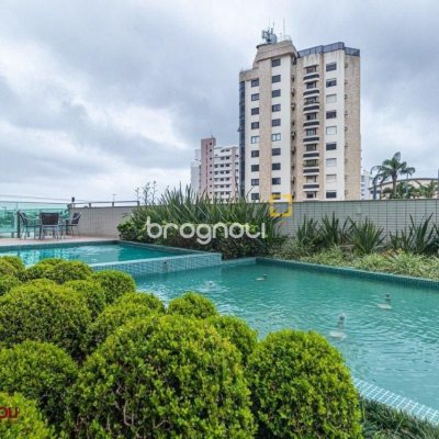Apartamento com 112m², 2 quartos (sendo 2 suítes), 2 garagens, no bairro Centro em Florianópolis