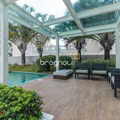 Apartamento com 112m², 2 quartos (sendo 2 suítes), 2 garagens, no bairro Centro em Florianópolis