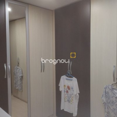 Casa com 420m², 5 quartos (sendo 3 suítes), 2 garagens, no bairro Barreiros em São José