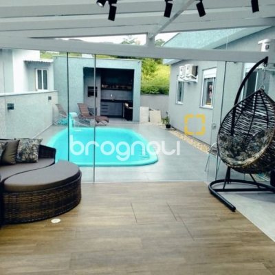 Casa com 145m², 3 quartos (sendo 1 suíte), 2 garagens, no bairro Ingleses em Florianópolis