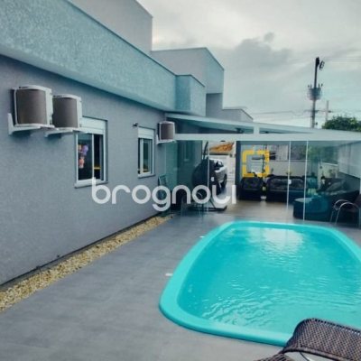 Casa com 145m², 3 quartos (sendo 1 suíte), 2 garagens, no bairro Ingleses em Florianópolis
