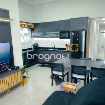 Casa com 145m², 3 quartos (sendo 1 suíte), 2 garagens, no bairro Ingleses em Florianópolis