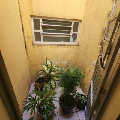Casa com 330m², 5 quartos, 3 garagens, no bairro Balneário em Florianópolis