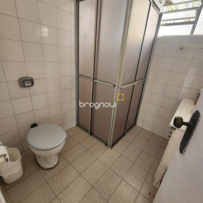 Casa com 330m², 5 quartos, 3 garagens, no bairro Balneário em Florianópolis