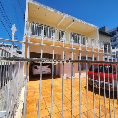 Casa com 330m², 5 quartos, 3 garagens, no bairro Balneário em Florianópolis
