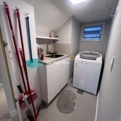 Casa com 152m², 2 quartos (sendo 1 suíte), 2 garagens, no bairro Cachoeira do Bom Jesus em Florianópolis