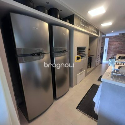 Casa com 152m², 2 quartos (sendo 1 suíte), 2 garagens, no bairro Cachoeira do Bom Jesus em Florianópolis