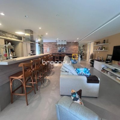 Casa com 152m², 2 quartos (sendo 1 suíte), 2 garagens, no bairro Cachoeira do Bom Jesus em Florianópolis