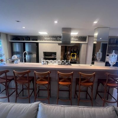 Casa com 152m², 2 quartos (sendo 1 suíte), 2 garagens, no bairro Cachoeira do Bom Jesus em Florianópolis