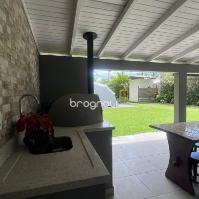 Casa com 152m², 2 quartos (sendo 1 suíte), 2 garagens, no bairro Cachoeira do Bom Jesus em Florianópolis