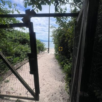 Casa com 152m², 2 quartos (sendo 1 suíte), 2 garagens, no bairro Cachoeira do Bom Jesus em Florianópolis
