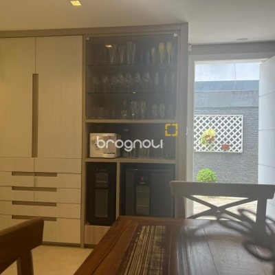 Casa com 152m², 2 quartos (sendo 1 suíte), 2 garagens, no bairro Cachoeira do Bom Jesus em Florianópolis