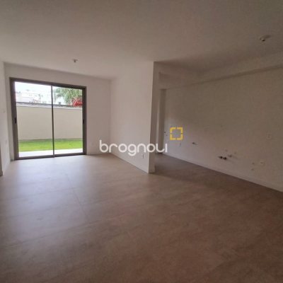 Apartamento com 120m², 2 quartos (sendo 1 suíte), 2 garagens, no bairro João Paulo em Florianópolis