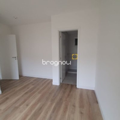 Apartamento com 120m², 2 quartos (sendo 1 suíte), 2 garagens, no bairro João Paulo em Florianópolis