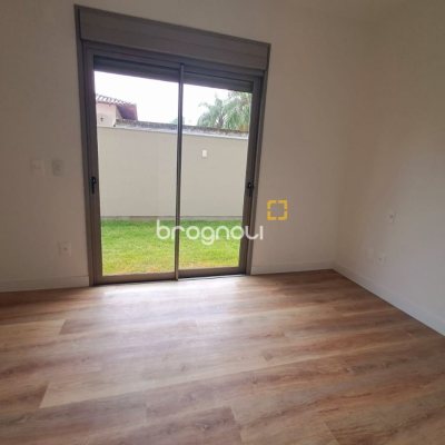 Apartamento com 120m², 2 quartos (sendo 1 suíte), 2 garagens, no bairro João Paulo em Florianópolis