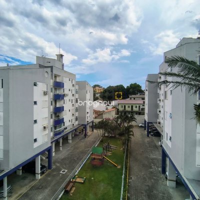 Apartamento com 91m², 3 quartos (sendo 1 suíte), 1 garagem, no bairro Abraão em Florianópolis