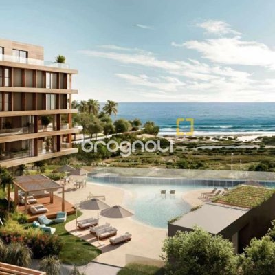 Apartamento com 160m², 3 quartos (sendo 3 suítes), 2 garagens, no bairro Campeche em Florianópolis