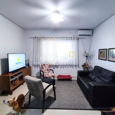 Apartamento com 74m², 2 quartos (sendo 1 suíte), 1 garagem, no bairro Ingleses em Florianópolis