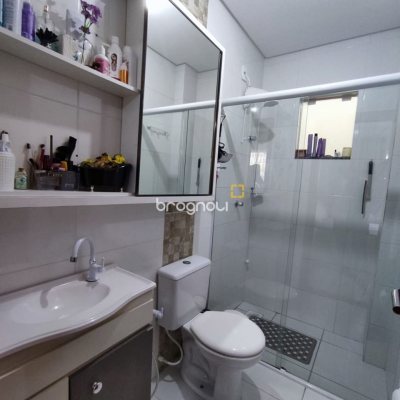 Apartamento com 74m², 2 quartos (sendo 1 suíte), 1 garagem, no bairro Ingleses em Florianópolis